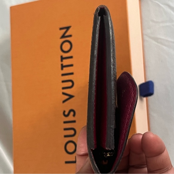 100 percent authentic LV envelope wallet - Picture 12 of 13